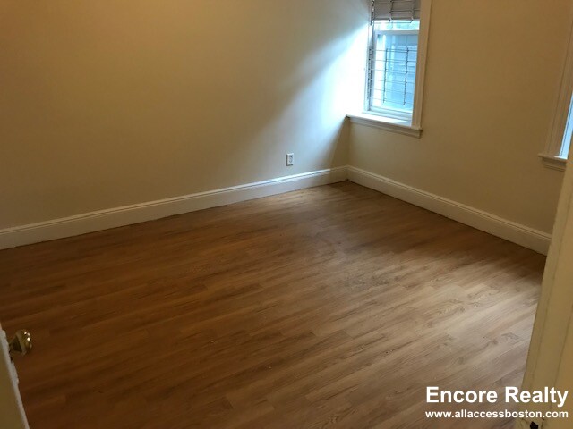 2 bed, 1 bath apartment for rent at 1810 Commonwealth Ave Unit 1N, Brighton — photo 4 of 25