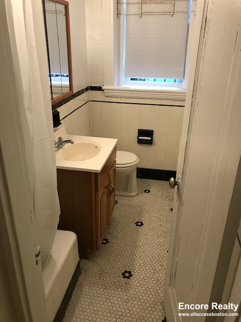 2 bed, 1 bath apartment for rent at 1810 Commonwealth Ave Unit 1N, Brighton — photo 12 of 25