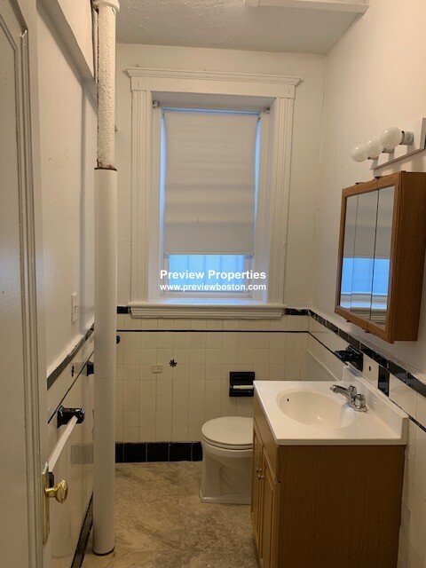 2 bed, 1 bath apartment for rent at 1810 Commonwealth Ave Unit 2P, Brighton — photo 12 of 12