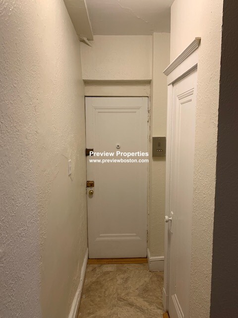 2 bed, 1 bath apartment for rent at 1810 Commonwealth Ave Unit 2P, Brighton