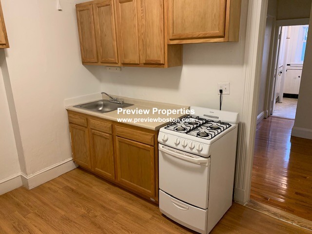 2 bed, 1 bath apartment for rent at 1810 Commonwealth Ave Unit 2P, Brighton — photo 6 of 12