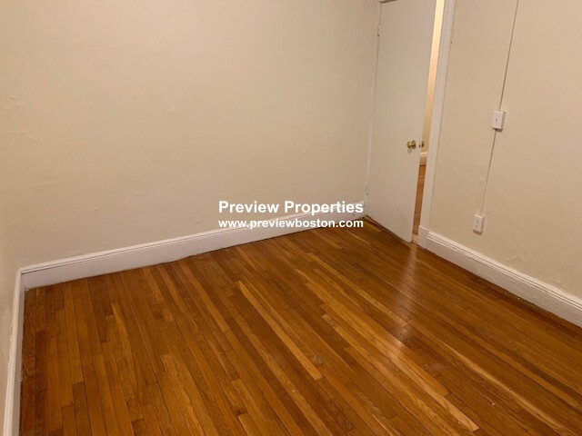 2 bed, 1 bath apartment for rent at 1810 Commonwealth Ave Unit 2P, Brighton — photo 11 of 12