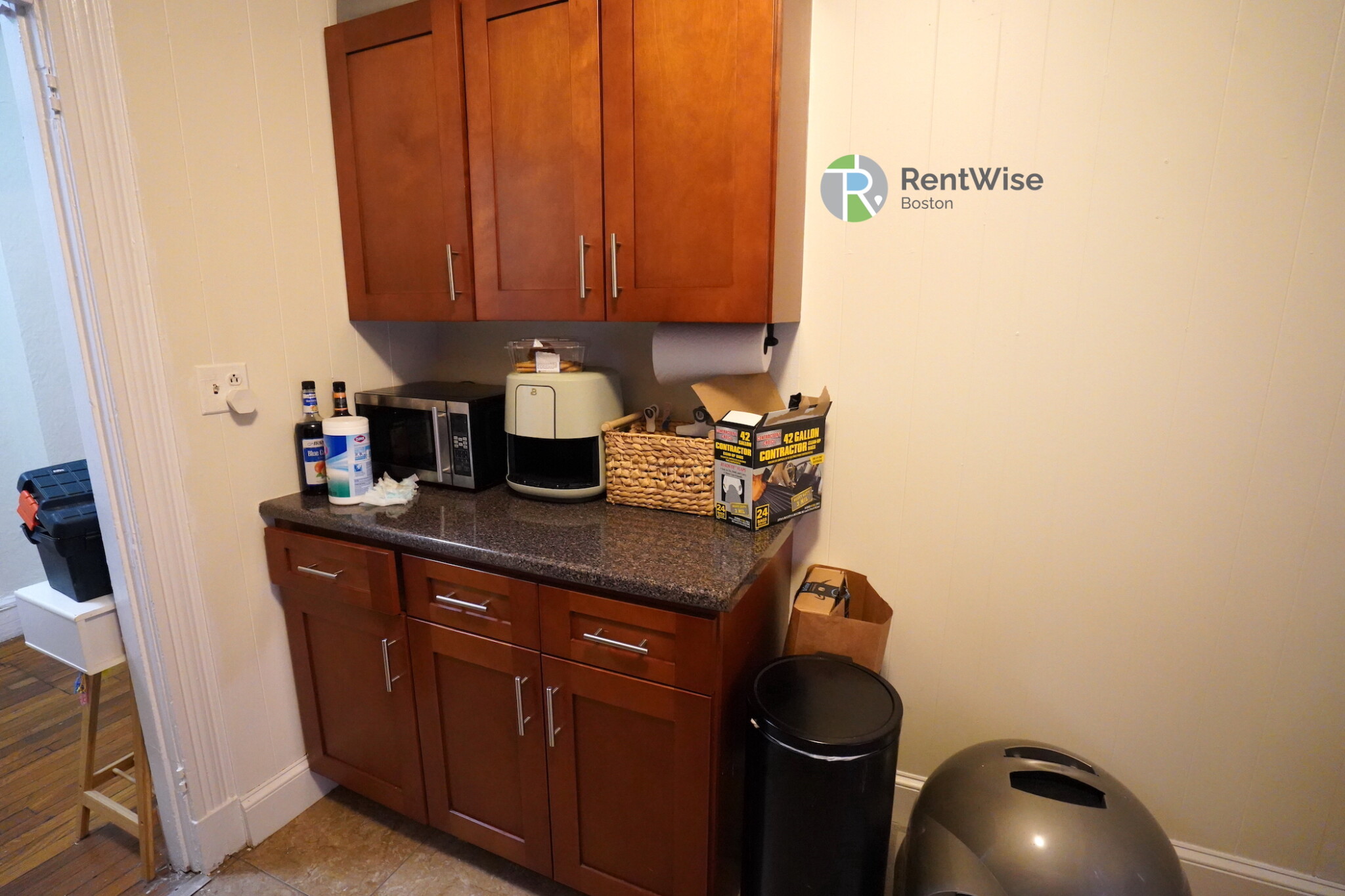 1 bed, 1 bath apartment for rent at 1810 Commonwealth Ave Unit 3, Brighton — photo 6 of 13