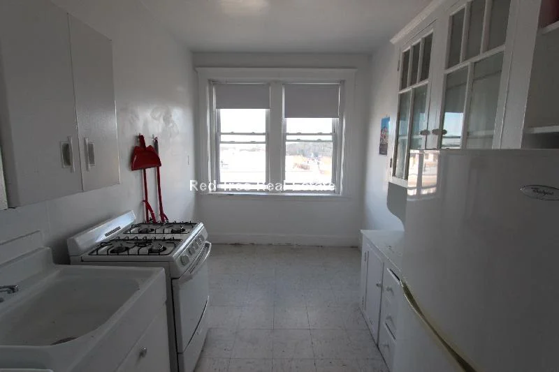 1 bed, 1 bath apartment for rent at 1810 Commonwealth Ave Unit 36, Brighton — photo 4 of 9