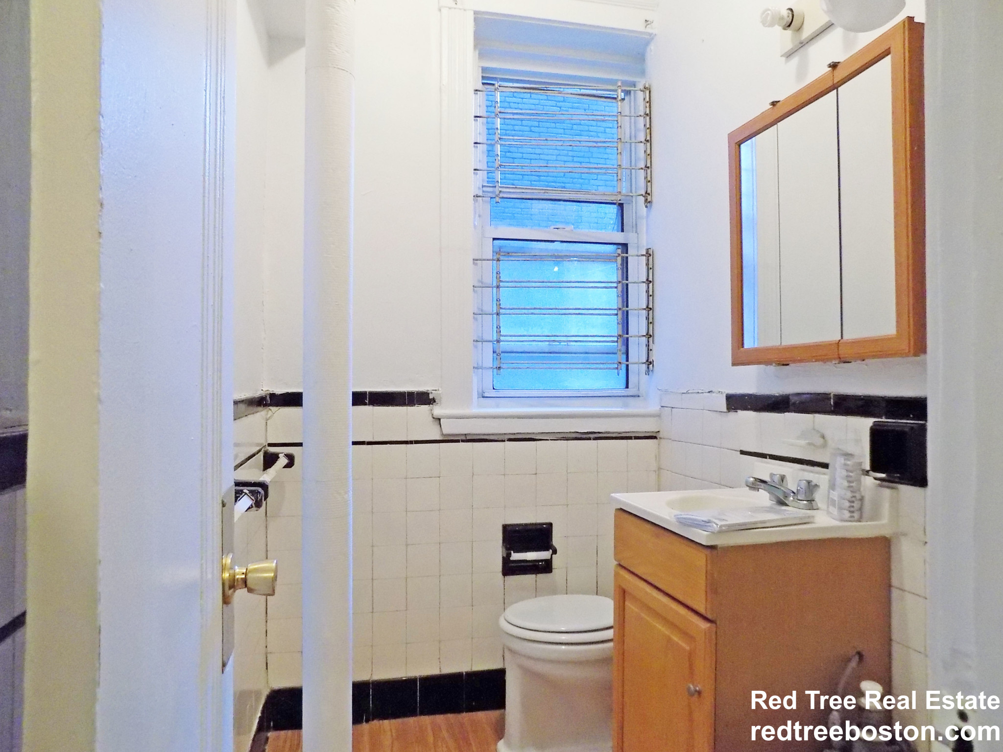 1 bed, 1 bath apartment for rent at 1810 Commonwealth Ave Unit 4, Brighton — photo 5 of 8
