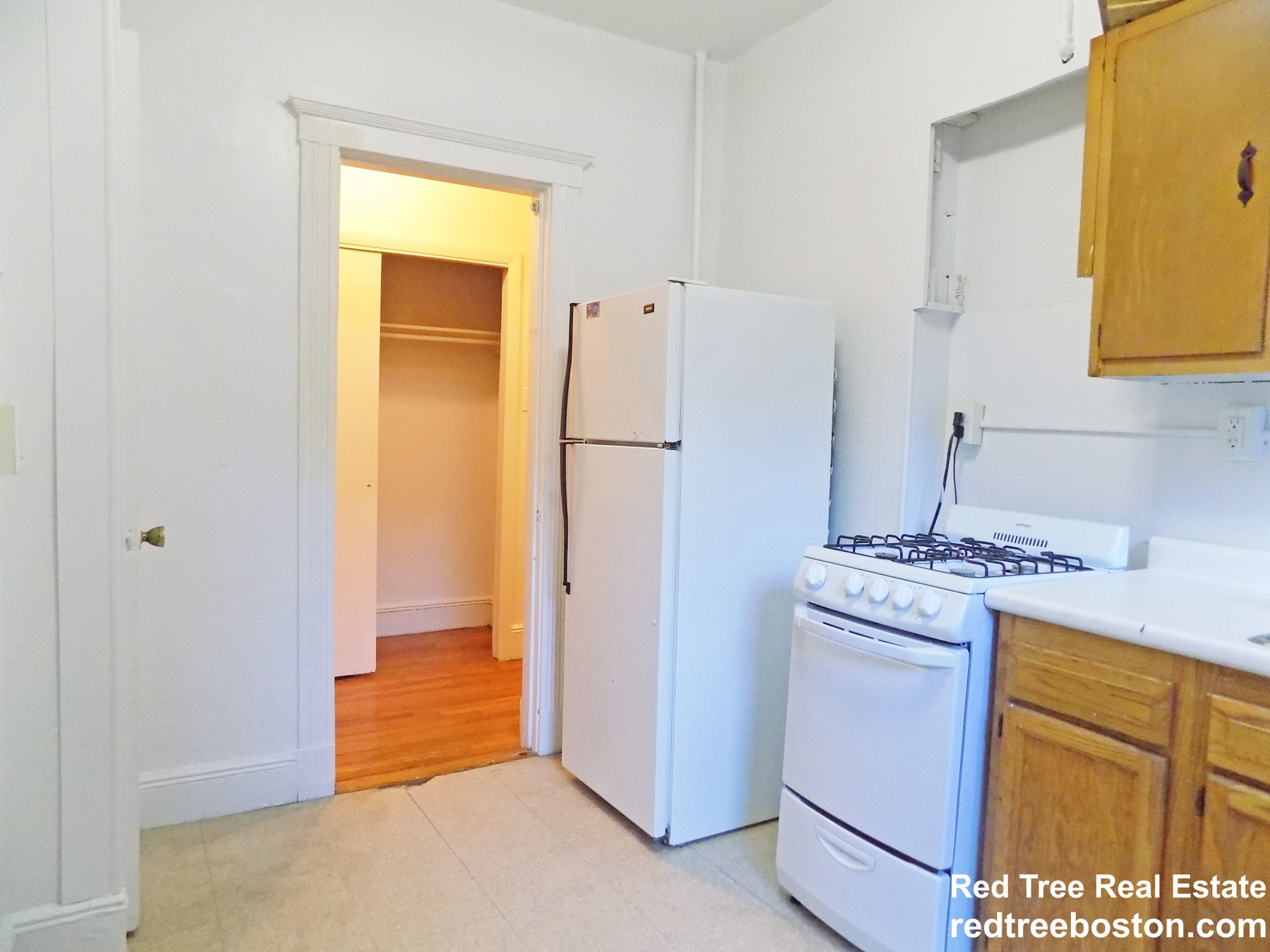 1 bed, 1 bath apartment for rent at 1810 Commonwealth Ave Unit 4, Brighton — photo 2 of 8