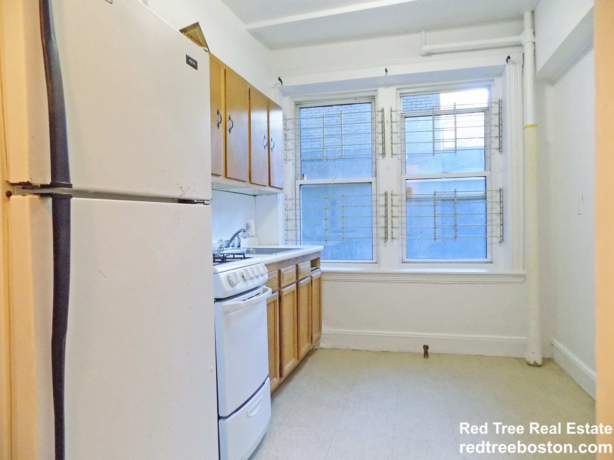 1 bed, 1 bath apartment for rent at 1810 Commonwealth Ave Unit 4, Brighton — photo 1 of 8