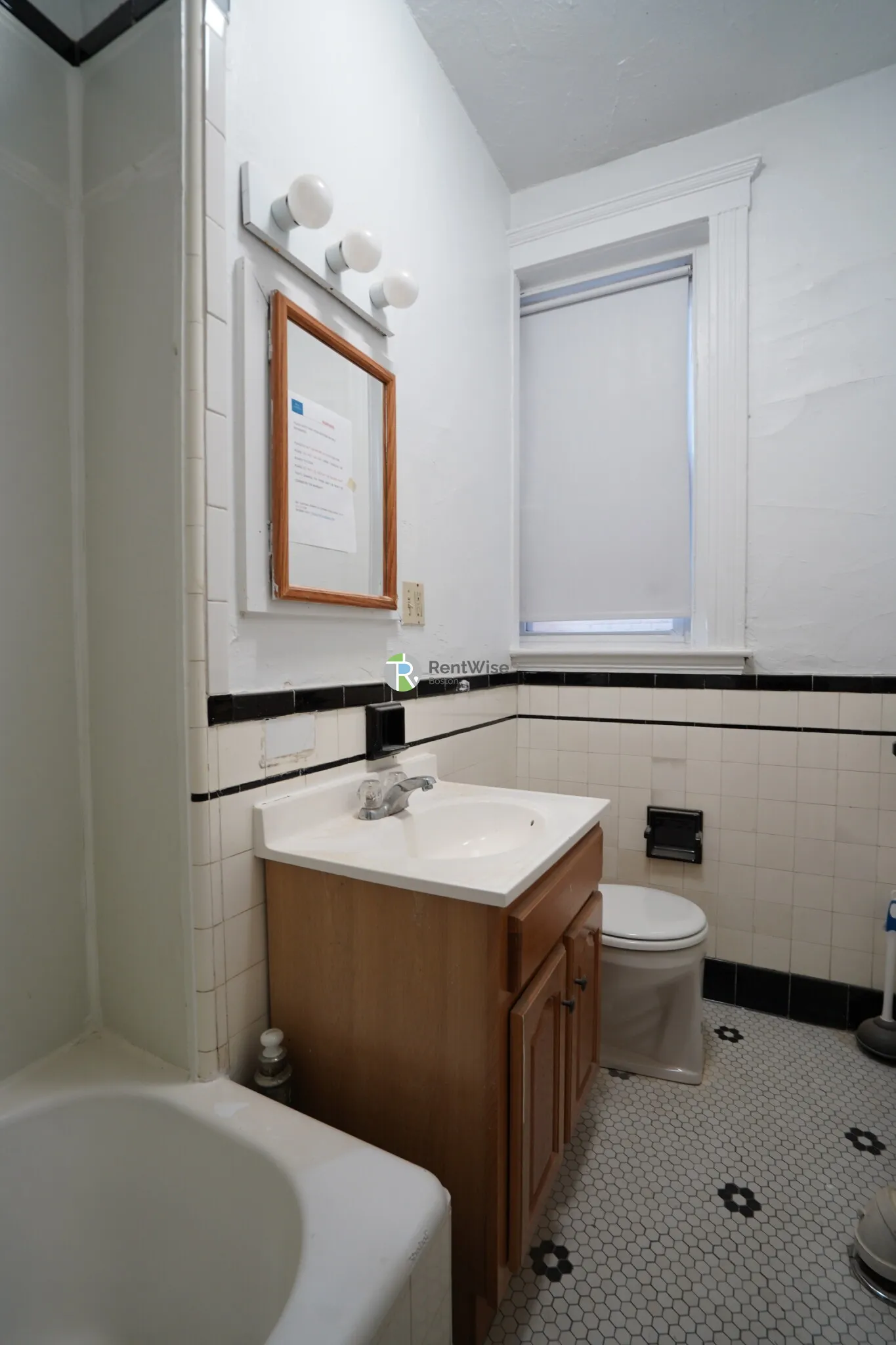 1 bed, 1 bath apartment for rent at 1810 Commonwealth Ave Unit 9A, Brighton — photo 11 of 23