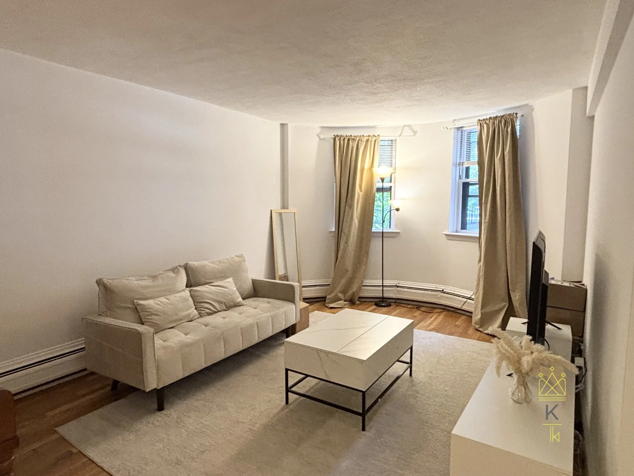 1 bed, 1 bath apartment for rent at 1819 Beacon St Unit 2, Brookline — photo 1 of 12