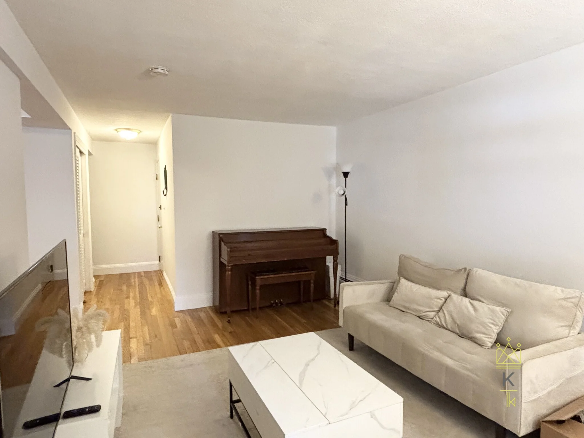 1 bed, 1 bath apartment for rent at 1819 Beacon St Unit 2, Brookline — photo 2 of 12