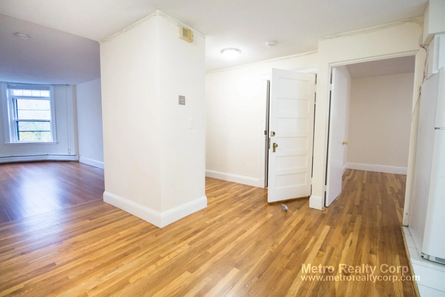 4 bed, 2 bath apartment for rent at 1819 Beacon St Unit 5, Brookline Hills — photo 2 of 23