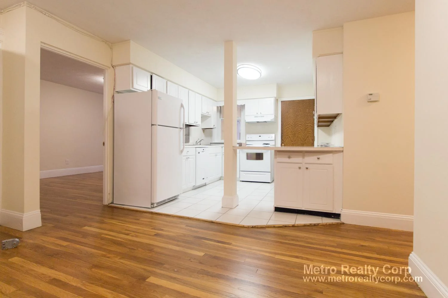 4 bed, 2 bath apartment for rent at 1819 Beacon St Unit 5, Brookline Hills — photo 6 of 23
