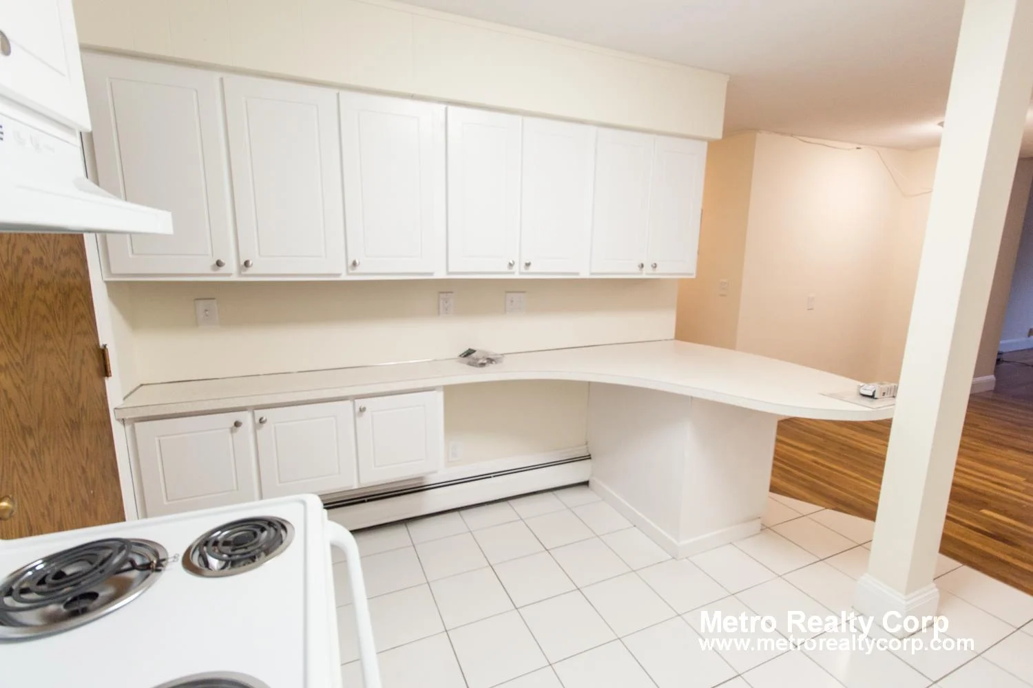 4 bed, 2 bath apartment for rent at 1819 Beacon St Unit 5, Brookline Hills — photo 5 of 23