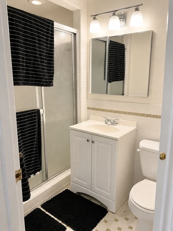 4 bed, 2 bath apartment for rent at 1819 Beacon Unit 5, Brookline Hills — photo 6 of 15