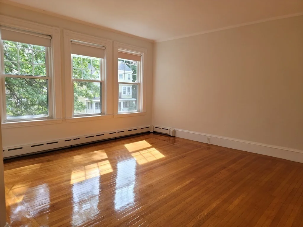 3 bed, 1 bath apartment for rent at 182 Babcock St Unit 2, Coolidge Corner — photo 3 of 10