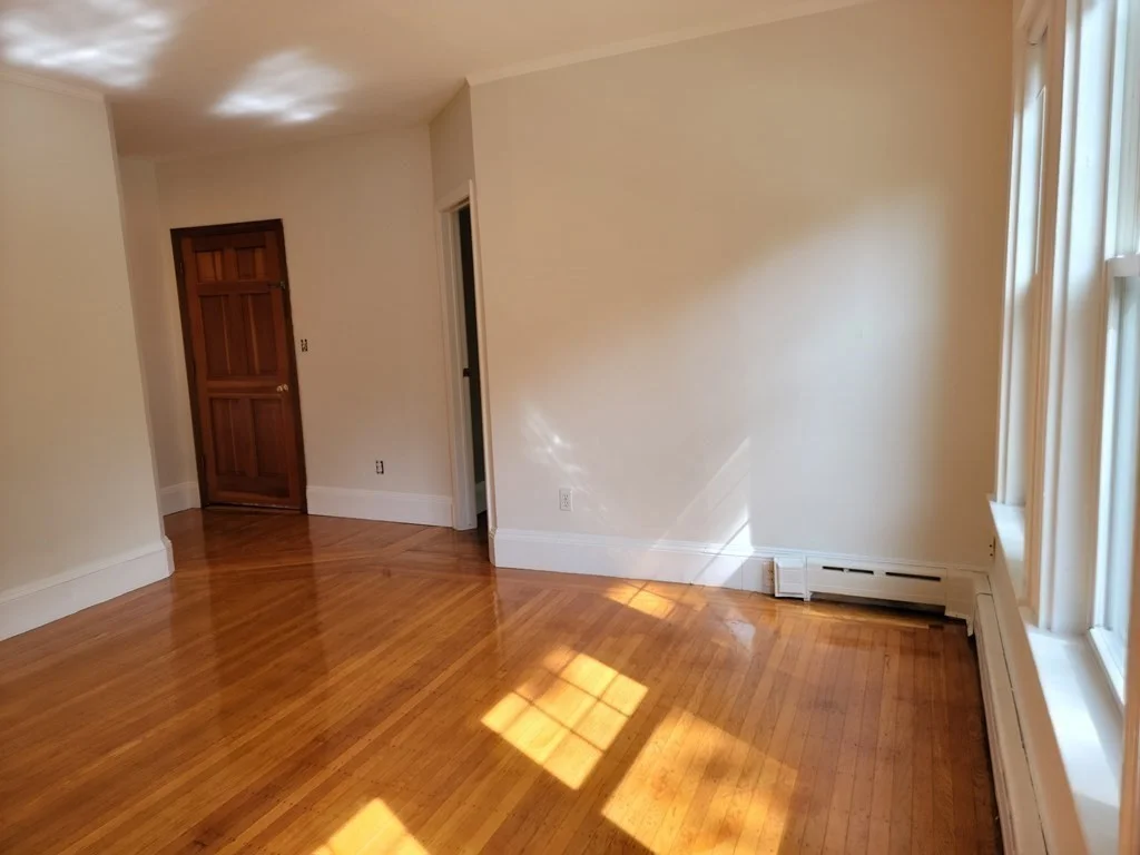 3 bed, 1 bath apartment for rent at 182 Babcock St Unit 2, Coolidge Corner — photo 4 of 10