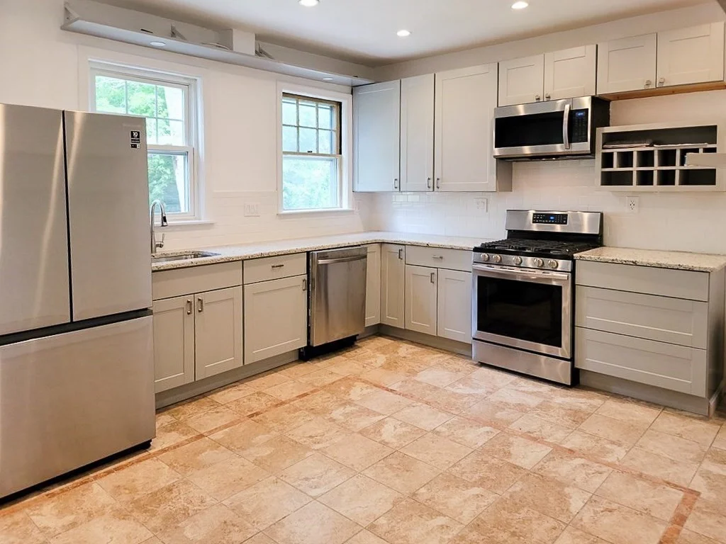 3 bed, 1 bath apartment for rent at 182 Babcock St Unit 2, Coolidge Corner — photo 1 of 10