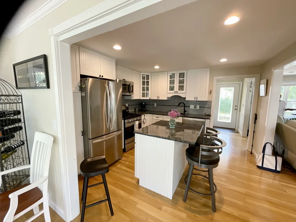 2 bed, 2 bath apartment for rent at 182 Beacon St Unit 182, South Yarmouth — photo 5 of 22