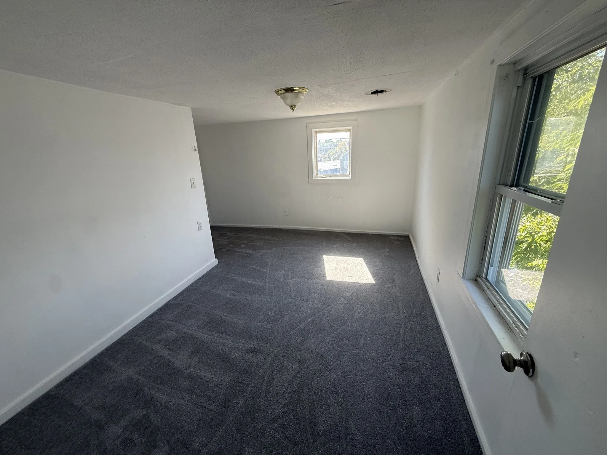 3 bed, 1 bath apartment for rent at 182 East Main St Unit 2, Milford — photo 8 of 12