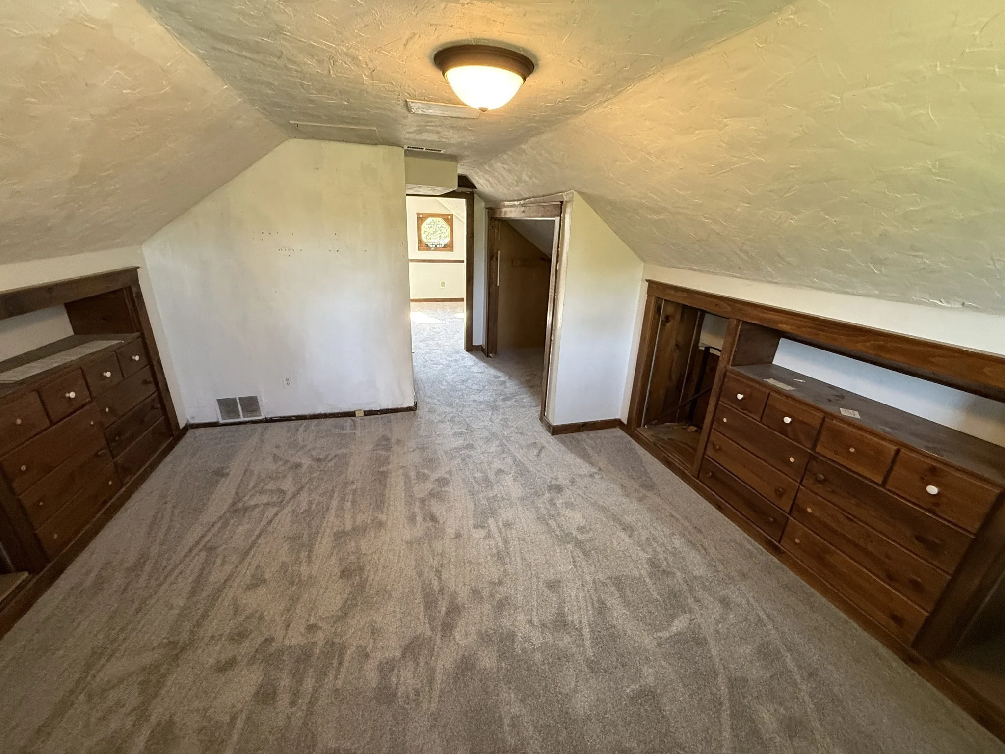 3 bed, 1 bath apartment for rent at 182 East Main St Unit 2, Milford — photo 4 of 12