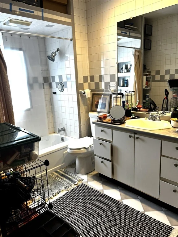 1 bed, 1 bath apartment for rent at 182 H St Unit 2, South Boston — photo 10 of 13