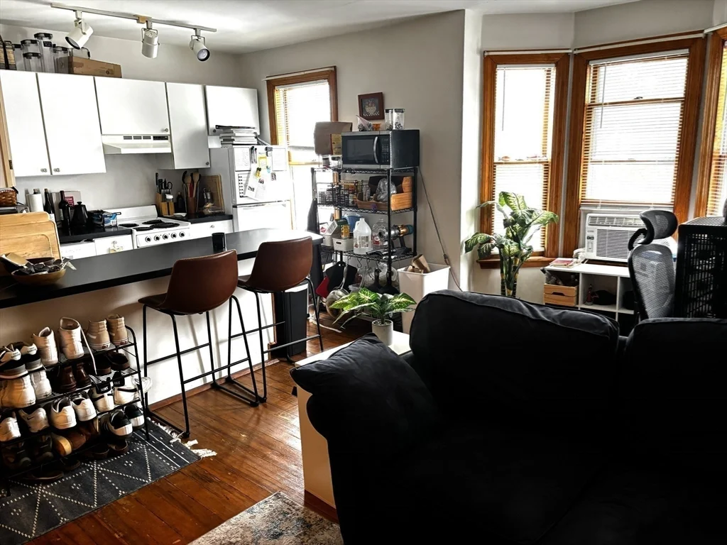 1 bed, 1 bath apartment for rent at 182 H St Unit 2, South Boston — photo 5 of 13