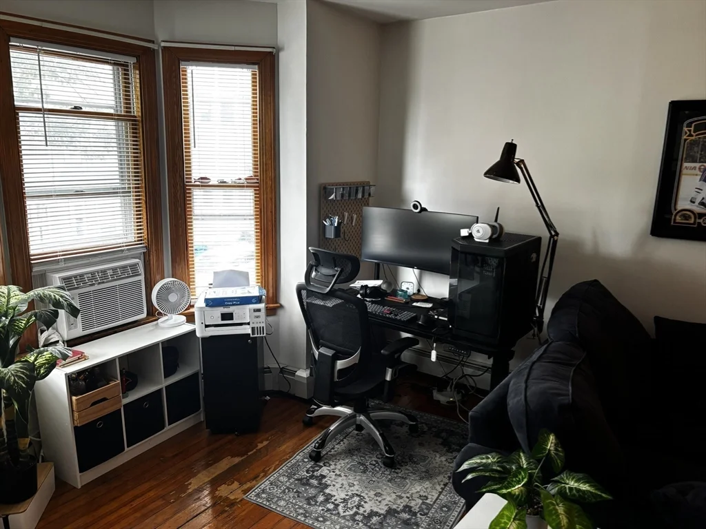 1 bed, 1 bath apartment for rent at 182 H St Unit 2, South Boston — photo 4 of 13