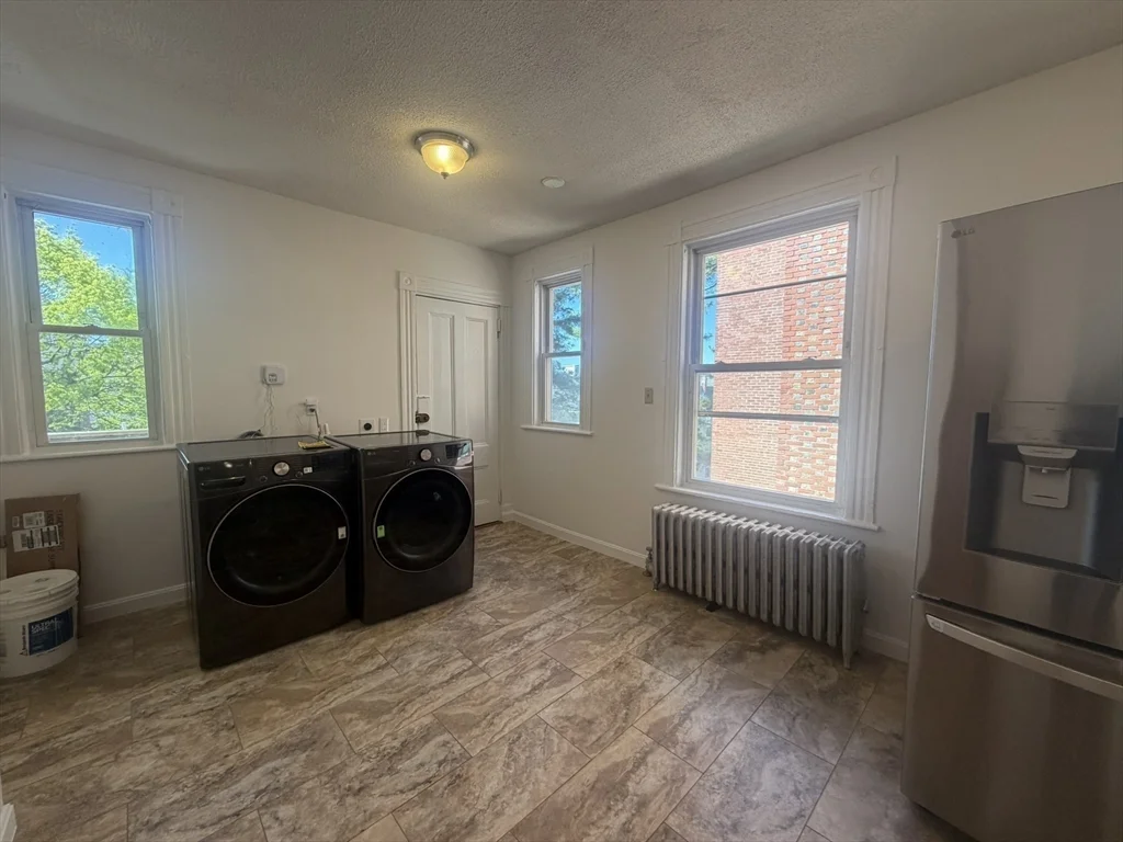 4 bed, 1 bath apartment for rent at 182 Harvard St Unit 3, Central Square — photo 6 of 20
