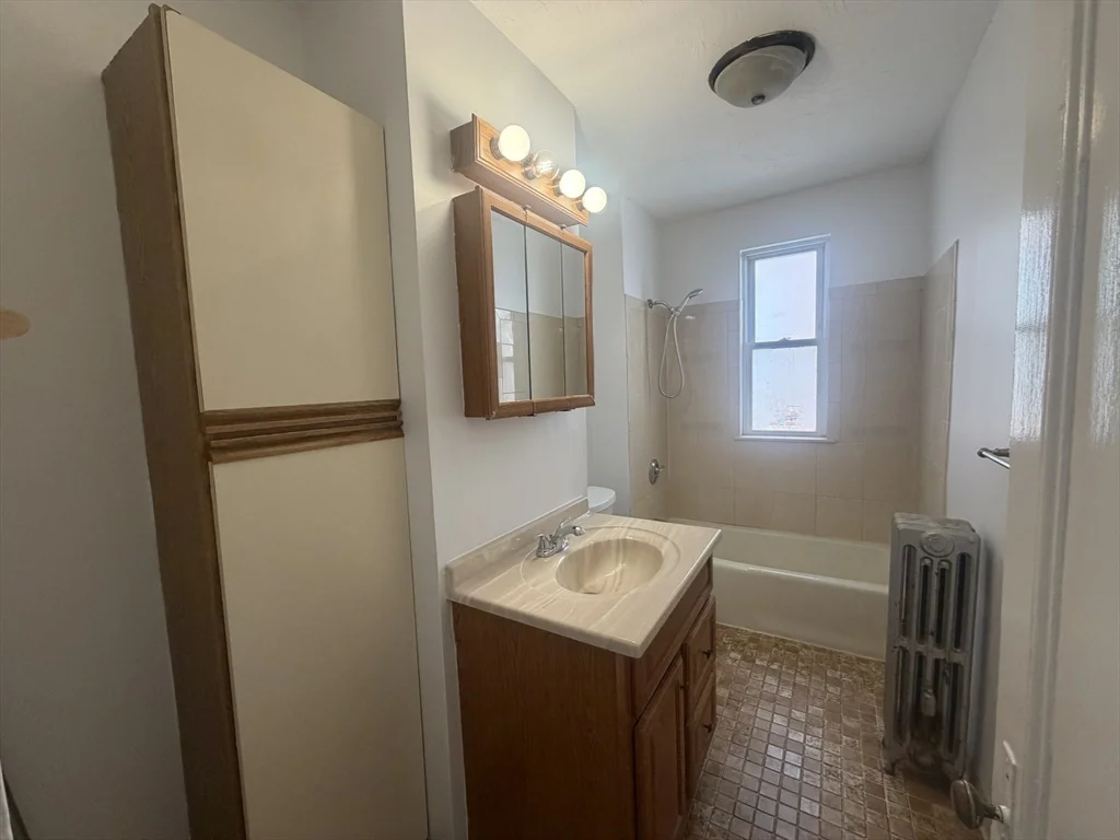 4 bed, 1 bath apartment for rent at 182 Harvard St Unit 3, Central Square — photo 12 of 20
