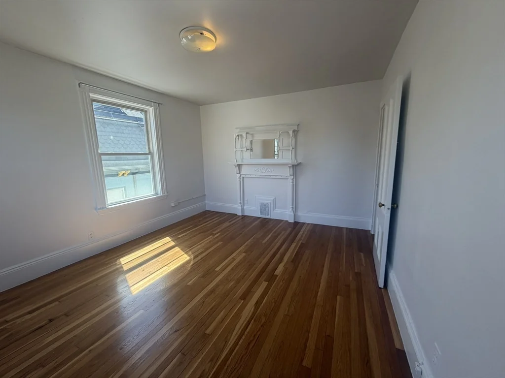 4 bed, 1 bath apartment for rent at 182 Harvard St Unit 3, Central Square — photo 4 of 20
