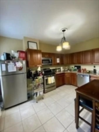 3 bed, 1 bath apartment for rent at 182 L St Unit 2, South Boston