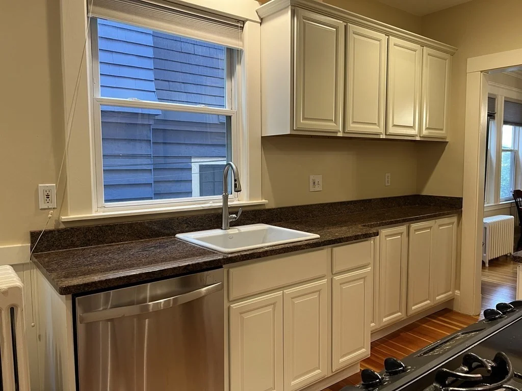 3 bed, 1 bath apartment for rent at 182 Magazine St Unit 1, Cambridgeport — photo 2 of 25