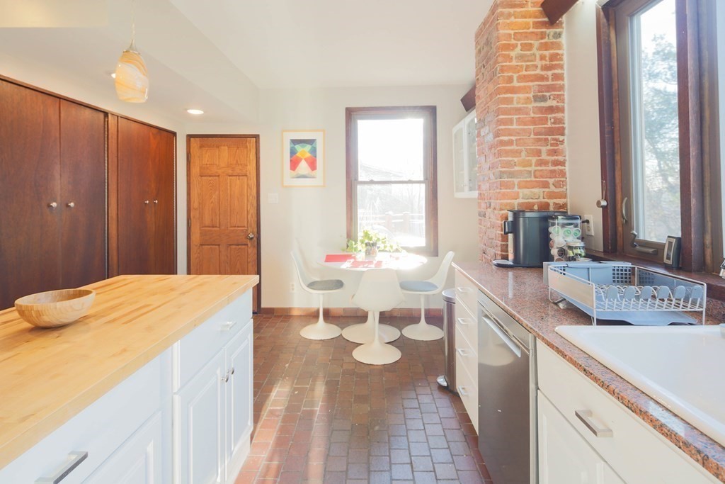 3 bed, 3 bath apartment for rent at 182 Palfrey St, Watertown — photo 8 of 42