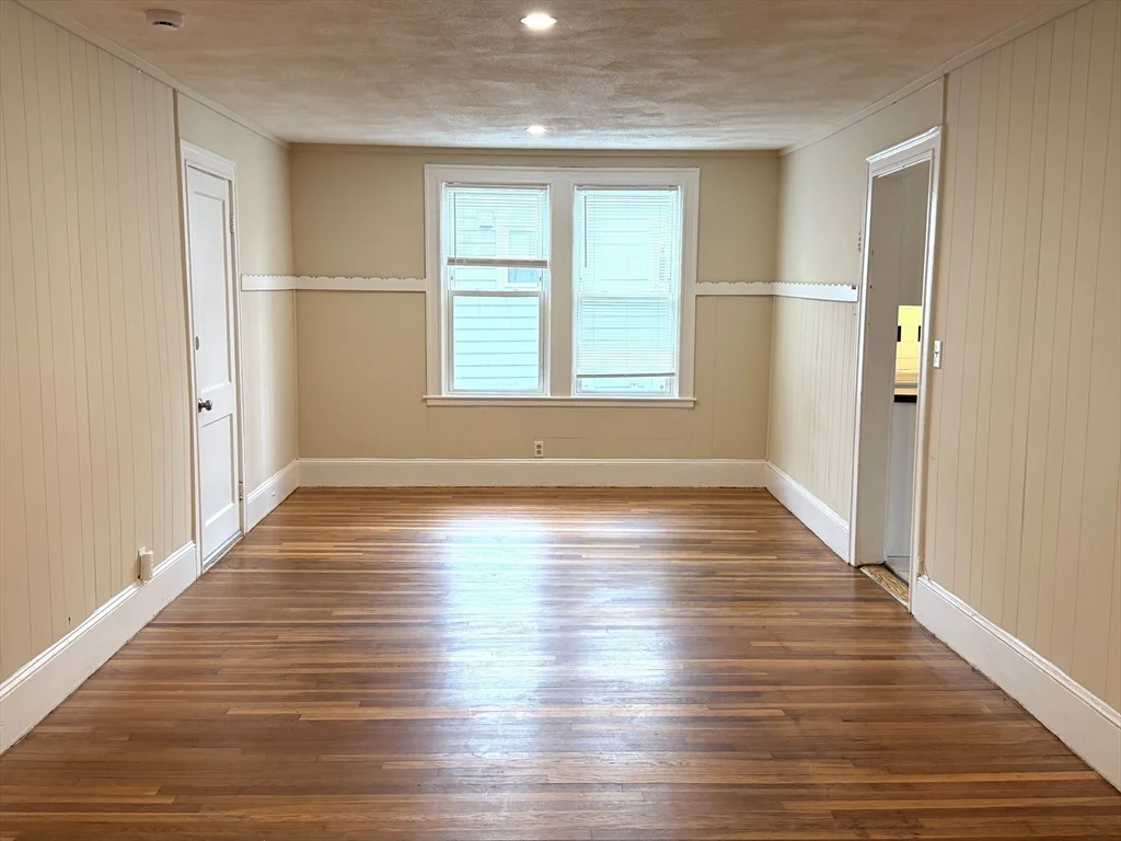 4 bed, 1 bath apartment for rent at 182 Princeton Ave Unit 182, Waltham — photo 7 of 10