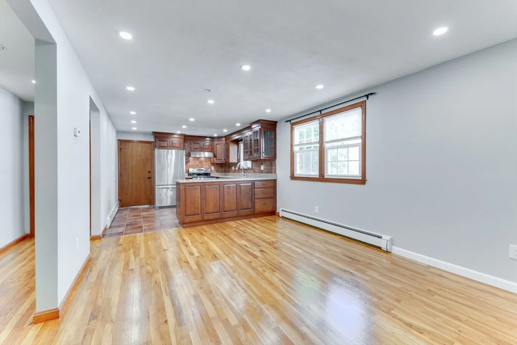3 bed, 1 bath apartment for rent at 182 Safford St Unit 1, Quincy — photo 2 of 14