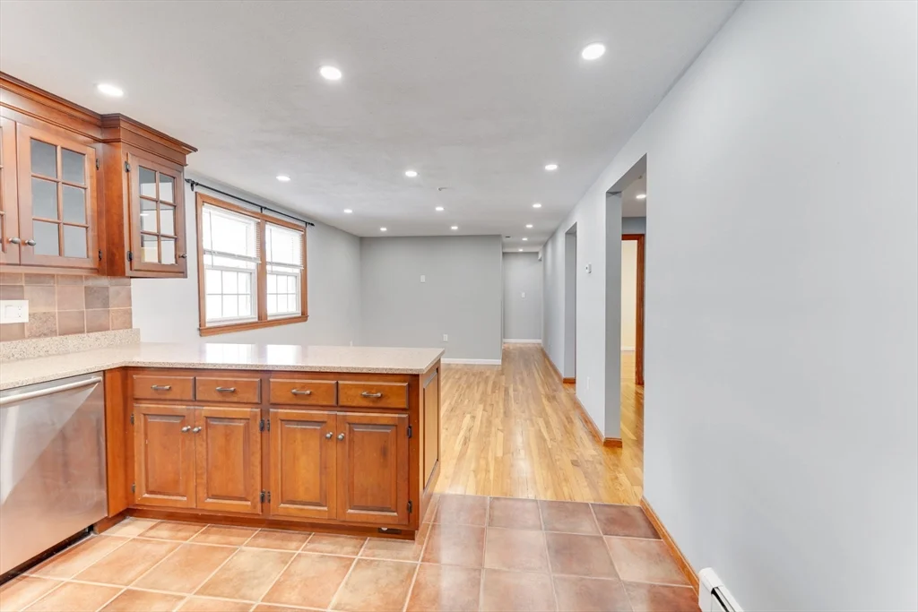 3 bed, 1 bath apartment for rent at 182 Safford St Unit 1, Quincy — photo 3 of 14