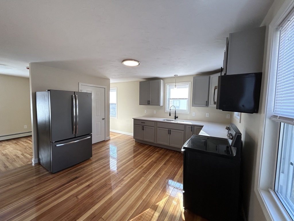 4 bed, 2 bath apartment for rent at 182 Smith St Unit 2, North Attleboro — photo 4 of 23