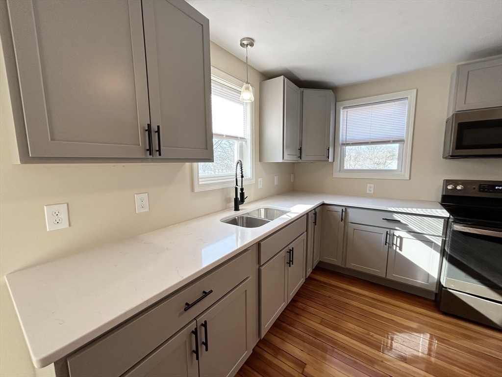 4 bed, 2 bath apartment for rent at 182 Smith St Unit 2, North Attleboro — photo 7 of 23