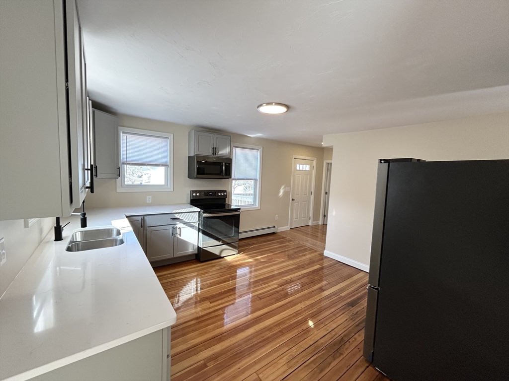 4 bed, 2 bath apartment for rent at 182 Smith St Unit 2, North Attleboro — photo 5 of 23