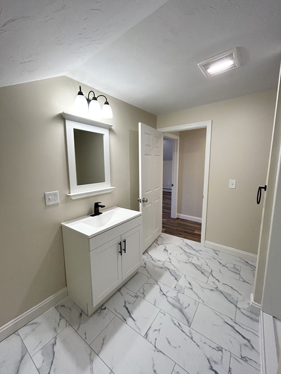 4 bed, 2 bath apartment for rent at 182 Smith St Unit 2, North Attleboro — photo 11 of 23