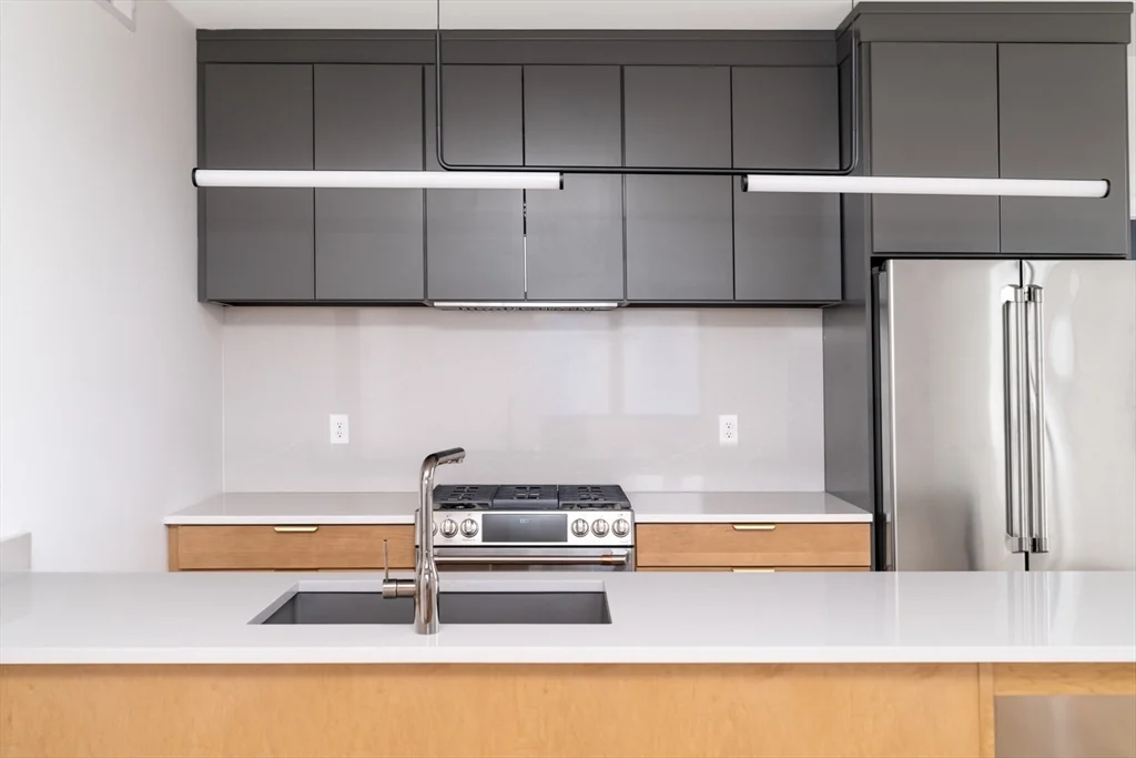 2 bed, 1 bath apartment for rent at 182 Tremont Unit 3, Inman Square — photo 3 of 14