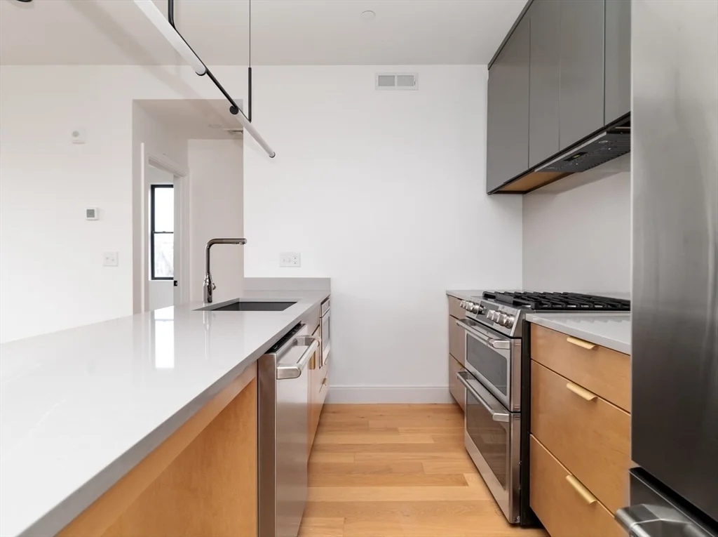2 bed, 1 bath apartment for rent at 182 Tremont Unit 3, Inman Square — photo 4 of 14
