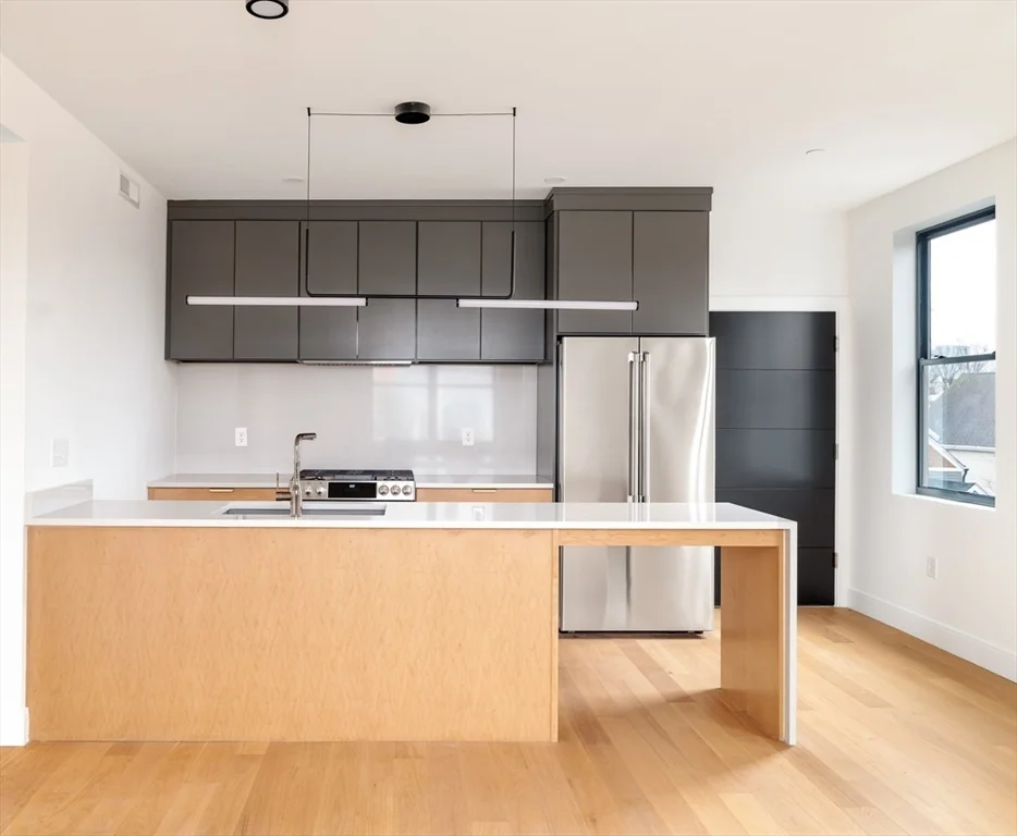 2 bed, 1 bath apartment for rent at 182 Tremont Unit 3, Inman Square — photo 2 of 14