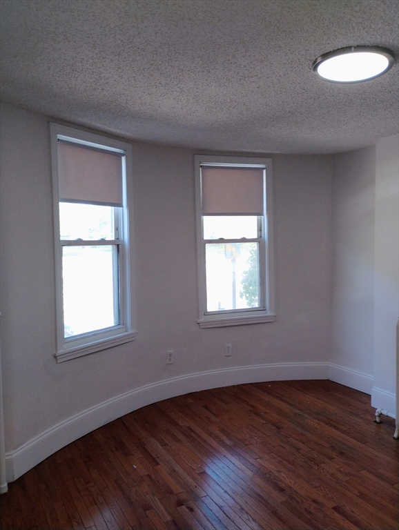 3 bed, 1 bath apartment for rent at 182 Walnut Ave Unit 1, Roxbury — photo 8 of 8