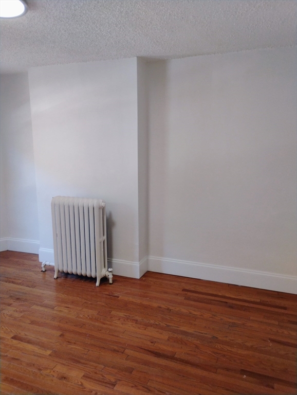 3 bed, 1 bath apartment for rent at 182 Walnut Ave Unit 1, Roxbury — photo 7 of 8