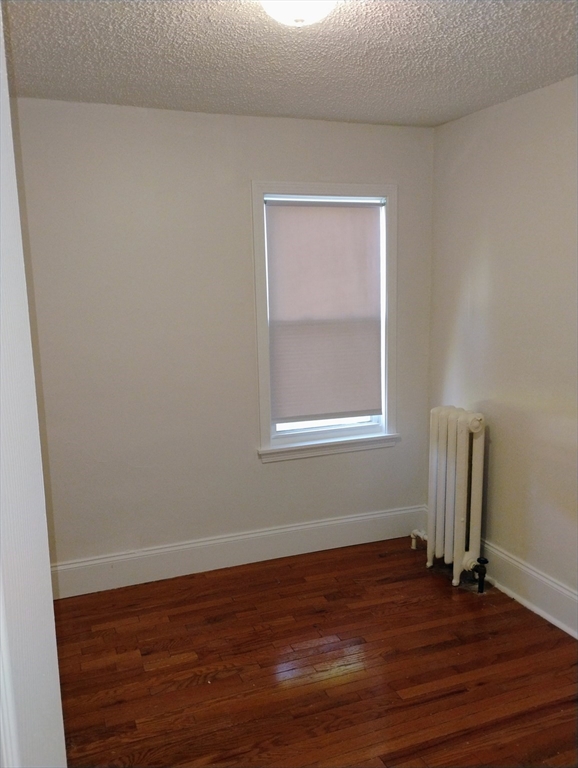 3 bed, 1 bath apartment for rent at 182 Walnut Ave Unit 1, Roxbury — photo 5 of 8