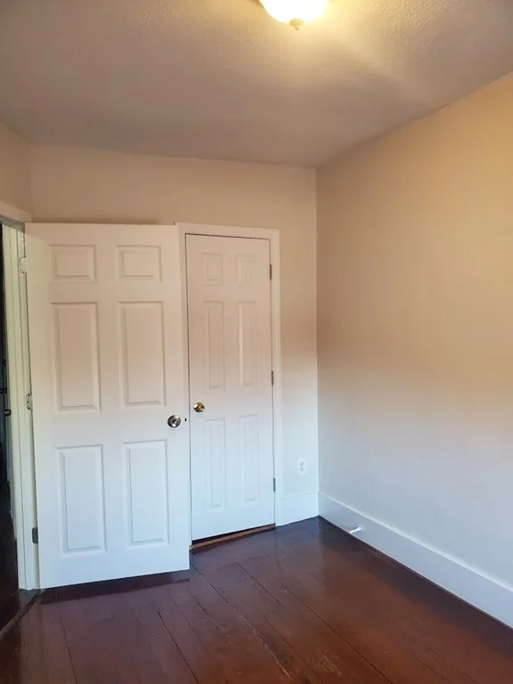 4 bed, 1 bath apartment for rent at 182 Walnut Ave Unit 2, Roxbury — photo 10 of 12