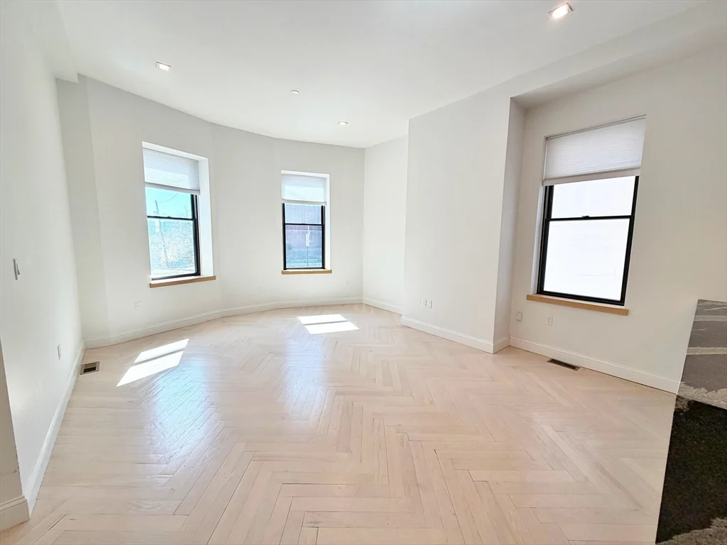3 bed, 2 bath apartment for rent at 182 Webster St Unit 1, East Boston — photo 14 of 41