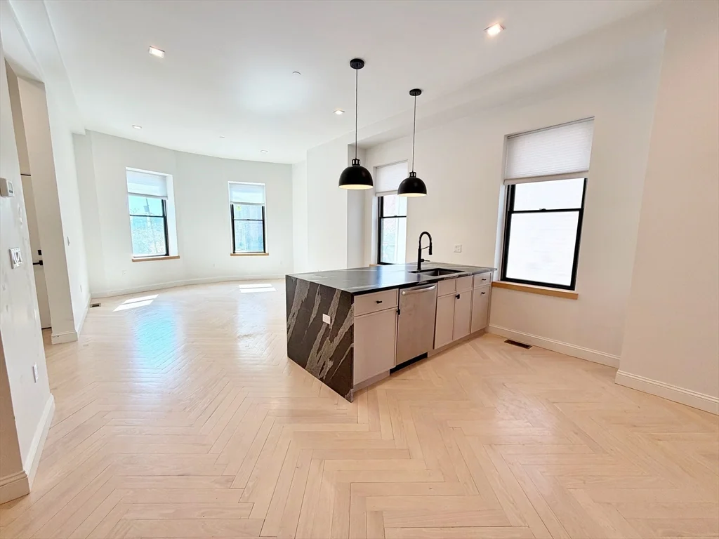 3 bed, 2 bath apartment for rent at 182 Webster St Unit 1, East Boston — photo 11 of 41
