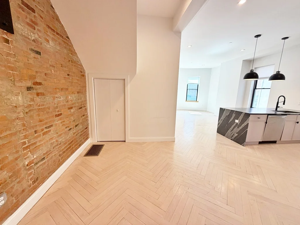 3 bed, 2 bath apartment for rent at 182 Webster St Unit 1, East Boston — photo 17 of 41